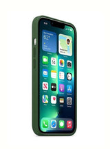 适用于 iPhone 13 Pro 的硅胶保护套 3